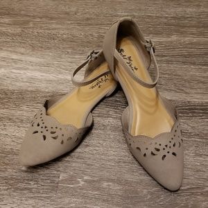 Taupe Pointed Flats 7.5 Wide